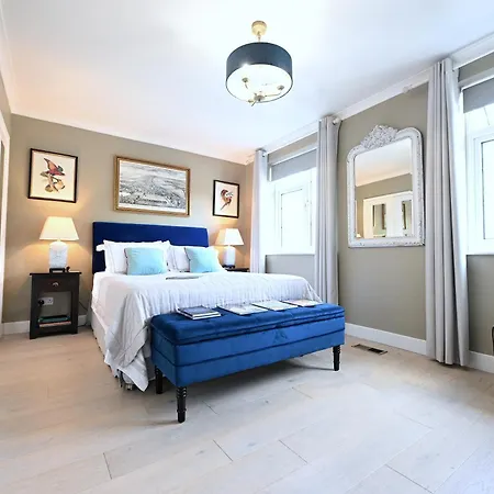 En-Suite Luxury Large Bedroom With Parking And Two Tickets To Kew Gardens